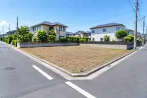 同じ面積でも土地の価値は違う？ 不動産鑑定士が解説する「旗竿地・間口・角地」の評価方法